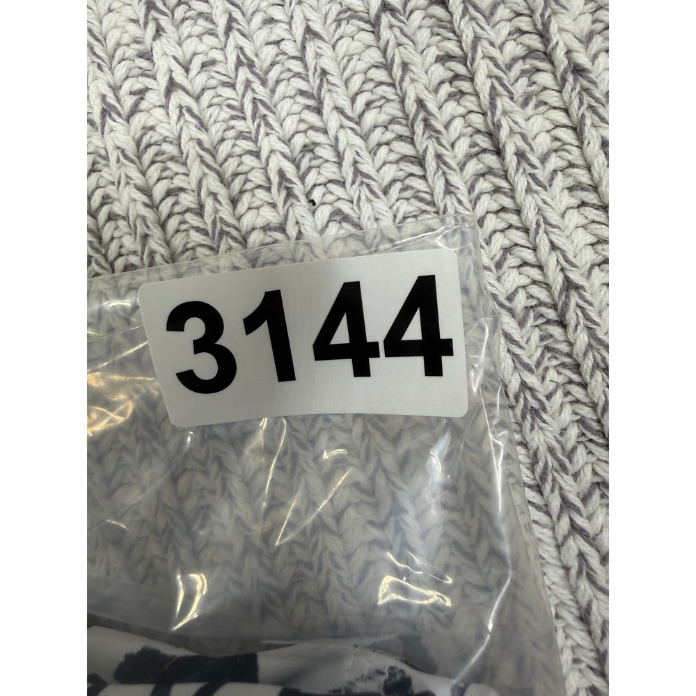 Athleta Pride Elation Train Short Womens Medium White Multicolor Graffiti Print - Picture 12 of 12